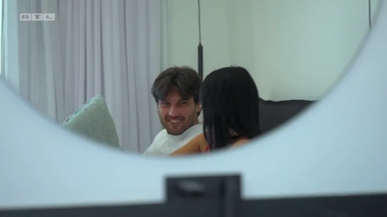 Nakon zajedničke noći s Petrom promijenila mi&scaron;ljenje: Njezinom odnosu s Karlom do&scaron;ao je kraj