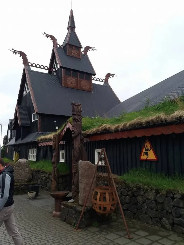 Rade u čarapama, zbog mamurluka ne moraju na posao: 'Odmah su mi rekli - nisi ti za Island'