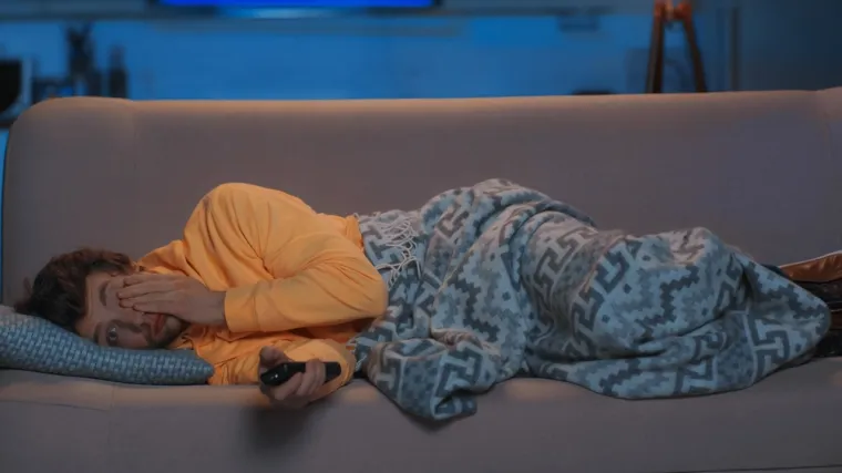 Specijalist za poremećaje spavanja: Puno ljudi ima isti problem. Evo za&scaron;to zaspu pred TV-om