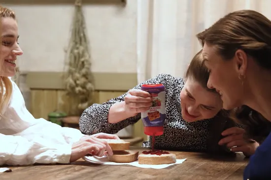 Kad na setu serije &ldquo;Divlje pčele&rdquo; viknu &ldquo;rez&rdquo;, kreće tajni ritual kojeg sestre Runje obožavaju