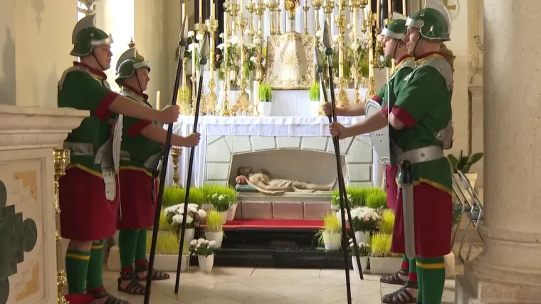 Vi&scaron;e od 150 godina padaju zbog čuda vječnog života: Oni su Čuvari Kristova groba iz Betine