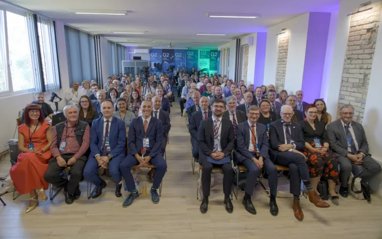 Hrvati u svijetu rade čuda: Jedan je kupio zgradu s granatom! Ne - to nije &scaron;ala...