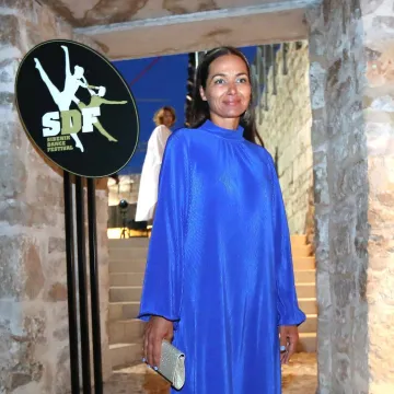 Fani Čapalija objavom vratila fanove u devedesete: Javila joj se i Giulianova supruga