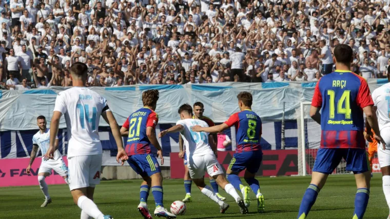 Ni&scaron;ta na Rujevici! Lopta s očima Marka Livaje i proma&scaron;aj kola Puk&scaron;tasa...