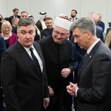 Pogledajte susret Milanovića i Plenkovića: Na&scaron;e kamere snimile neugodnjak u Sheratonu