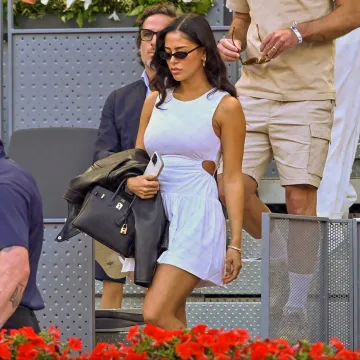 Pojavila se na tenisu sa slavnim dečkom i njegovom majkom: 'Nije istina, imala sam 3 dečka'