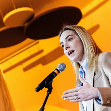 Novo lice talijanske ljevice? Biv&scaron;a bacačica kladiva mogla bi ugroziti Giorgiu Meloni