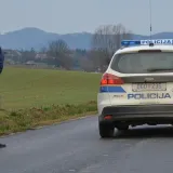 Pijan izvrijeđao policajce, biciklist oduzeo prednost autu, a motociklist jurcao pa a pao