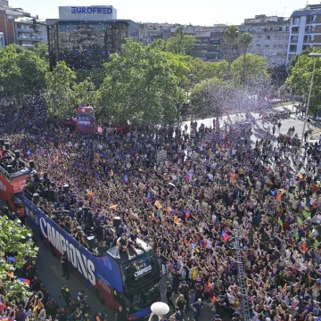 Katalonija luduje: Na ulicama Barcelone slavlje povodom osvajanja La Lige u El Clasicu