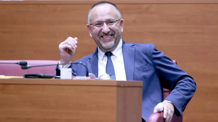 Pazite kakav nadimak je Zekanović smislio za &scaron;efa SDP-a: Frcale optužbe u Saboru