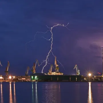 Stiže hladna fronta: Meteorologinja najavila pljuskove i grmljavinu