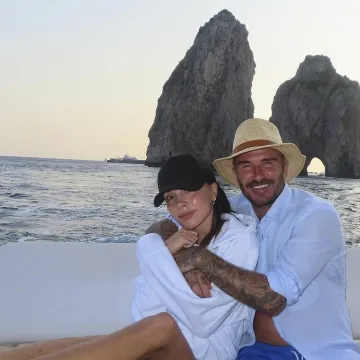 Opa, kakav prizor! David Beckham i sin Romeo pokazali istetovirana prsa na plaži