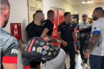 U noći FNC-ovog spektakla zaskrilo u hodniku beogradske Arene, skoro izbila tuča