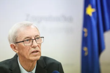 'Vječni' župan progla&scaron;en krivim: 'Prodao je ugled za ne&scaron;to hrane i butelje vina'