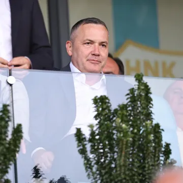 Kustića dočekala poruka koju nije htio vidjeti, pazite &scaron;to se događalo na Rujevici
