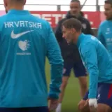 Ni ki&scaron;a im ne može ni&scaron;ta! Pogledajte &scaron;to Vatreni rade na mokroj Rujevici