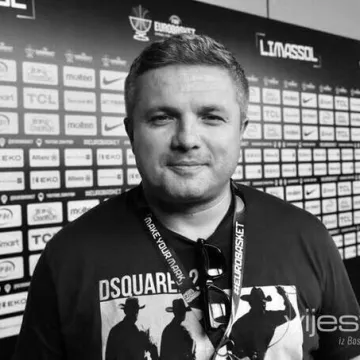 Regija u &scaron;oku: U 48. godini života preminuo legendarni komentator i novinar