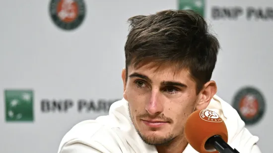 &Scaron;ok u Parizu! Mladi Talijan zbog te&scaron;ke viroze predao polufinale Roland Garrosa