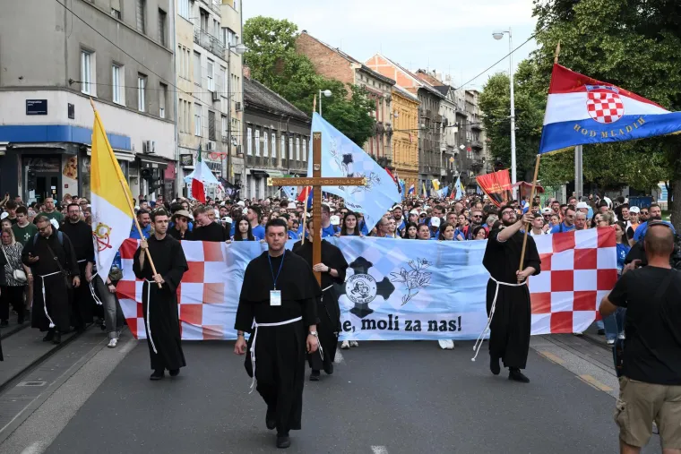 Doznajemo koliko se mladih okupilo na Antunovskom hodu: 'Vidi se na njihovim srcima da nisu umorni'