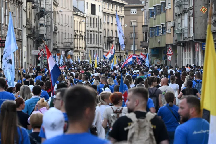 Doznajemo koliko se mladih okupilo na Antunovskom hodu: 'Vidi se na njihovim srcima da nisu umorni'