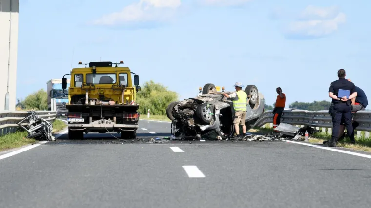 Četiri osobe poginule u te&scaron;kom sudaru na obilaznici, jedna prevezena u bolnici