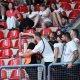 Kaos u Draženovu domu! Navijači krenuli jedni na druge, specijalci spriječili totalni obračun