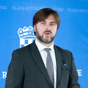 Ministar Ćorić daje izjavu za medije o inflaciji: Danas se sastao s poduzetnicima