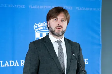 Ministar Ćorić daje izjavu za medije o inflaciji: Danas se sastao s poduzetnicima