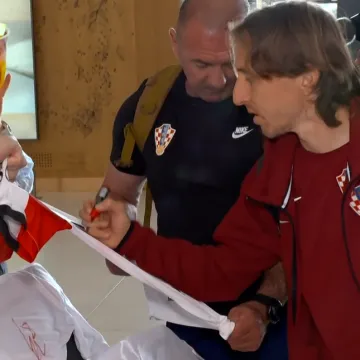 Vatreni otputovali u SAD, navijači ih ispratili uz samo jednu želju: Pogledajte ove scene