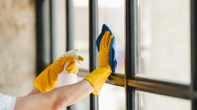 Zaboravite ocat: Za savr&scaron;eno čiste prozore treba vam samo jedan sastojak iz kuhinje