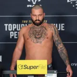 Kontroverzna UFC zvijezda &scaron;okirala na vaganju: Pijan se ispovraćao po sebi