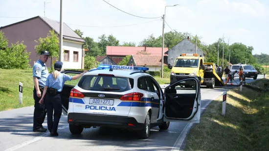 Strava u Daruvaru: Vozač (82) pregazio dvije pje&scaron;akinje, te&scaron;ko su ozlijeđene
