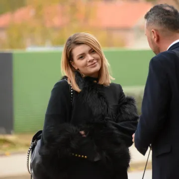 Ella Dvornik zagonetnom objavom poljupca ponovno rasplamsala znatiželju