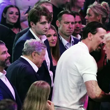 Izgled Barrona Trumpa na UFC spektaklu izazvao lavinu komentara: 'Treba li mu pomoć?'