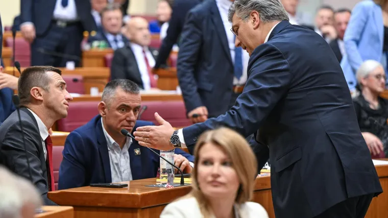 Postojala je o&scaron;trija verzija DP-ove rezolucije. Čeka se reakcija Plenkovića, pitali smo i Milanovića &scaron;to misli