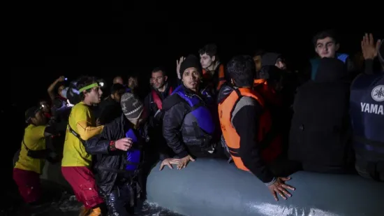 Kaos u kanalu: Vi&scaron;e od 700 migranata prelazi kanal! To je najvi&scaron;e u jednom danu ove godine