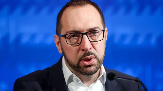 Toma&scaron;ević objavio: 'Ugostiteljski objekti noćas rade do 2 sata!'