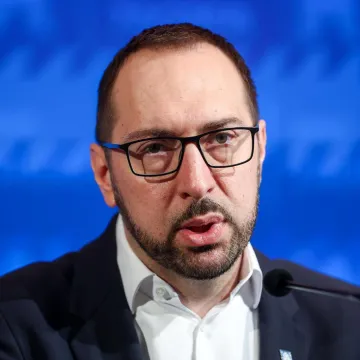 Toma&scaron;ević objavio: 'Ugostiteljski objekti noćas rade do 2 sata!'