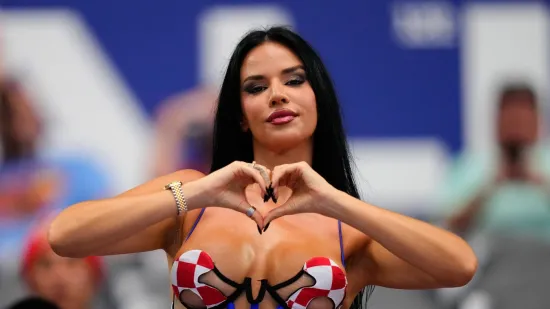 Ivana Kn&ouml;ll u vrućem izdanju zauzela tribine i opčarala navijače