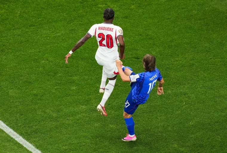 Hrvatska otvorila prvenstvo porazom od Engleske: Vatreni dobro parirali pa se ugasili