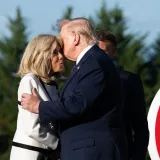 Čitač s usana otkrio &scaron;to je Trump rekao Brigitte Macron: 'Stresla se nakon &scaron;to ju je pustio'