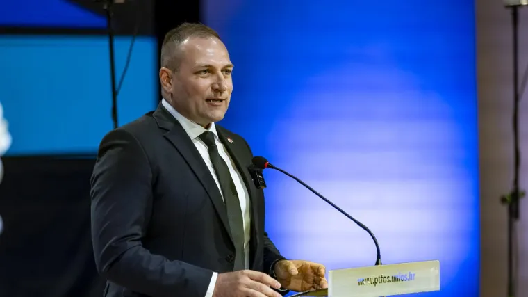 Vlajčić objavom dirnuo mnoge i pokazao fotku iz mladost: 'Kad igra Hrvatska, opet si onaj isti klinac'