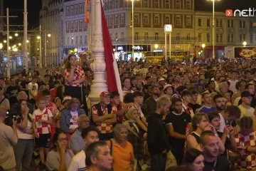 Trg je u tom trenutku 'podrhtavao'! Pogledajte reakciju navijača na pogodak Petra Muse