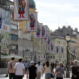 Kontroverzna procesija uz zastavu HOS i ZDS, stigla reakcija: 'Odbacujemo mržnju!'