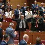 Emotivne scene u Saboru: Pogledajte kako su ispratili Furija Radina u mirovinu