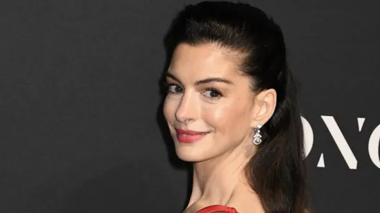 Anne Hathaway objavila da očekuje treće dijete usred najzaposlenije godine u karijeri