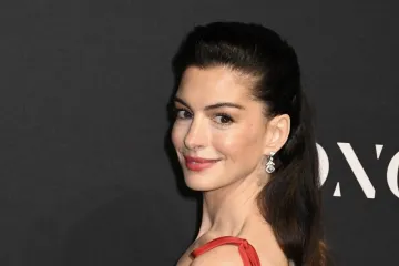 Anne Hathaway objavila da očekuje treće dijete usred najzaposlenije godine u karijeri