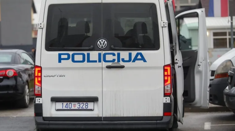 Te&scaron;ka prometna u Dubravi: Vozač poginuo, policija traži pomoć građana