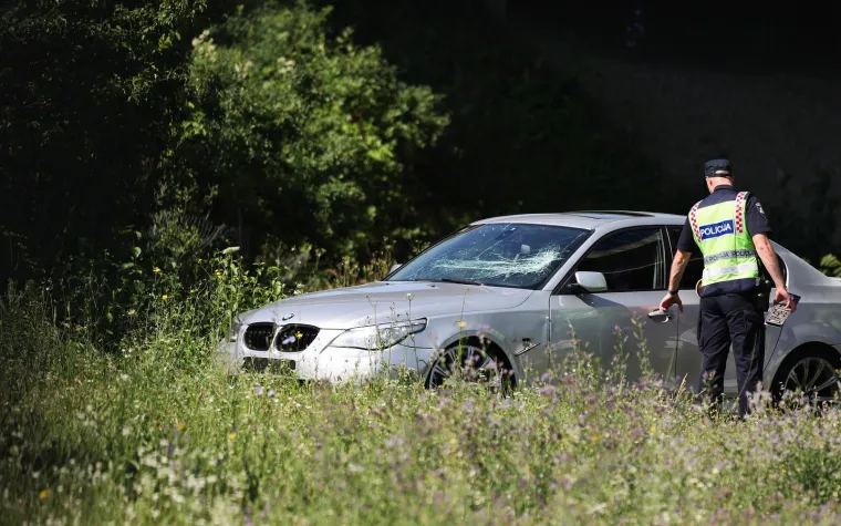 Mladi vozač u BMW-u bježao policiji: Probio rampe, a pazite &scaron;to mu se onda dogodilo