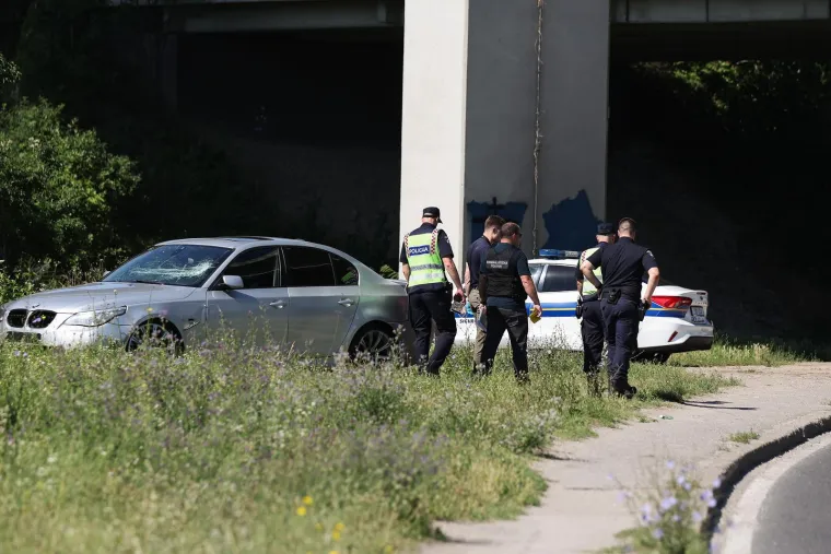 Mladi vozač u BMW-u bježao policiji: Probio rampe, a pazite &scaron;to mu se onda dogodilo